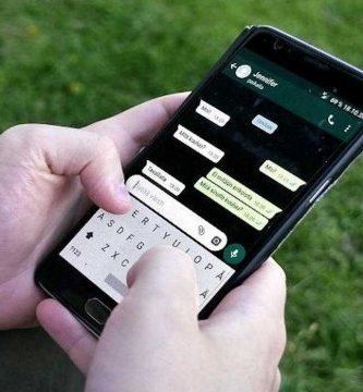 Come si manda la posizione su WhatsApp 1
