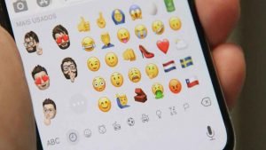 Cómo usar Memoji en WhatsApp con Android